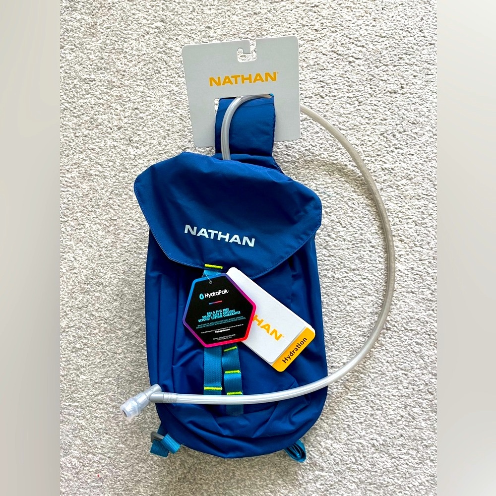 NWT Nathan Blue Hydrapak Hydration Sling